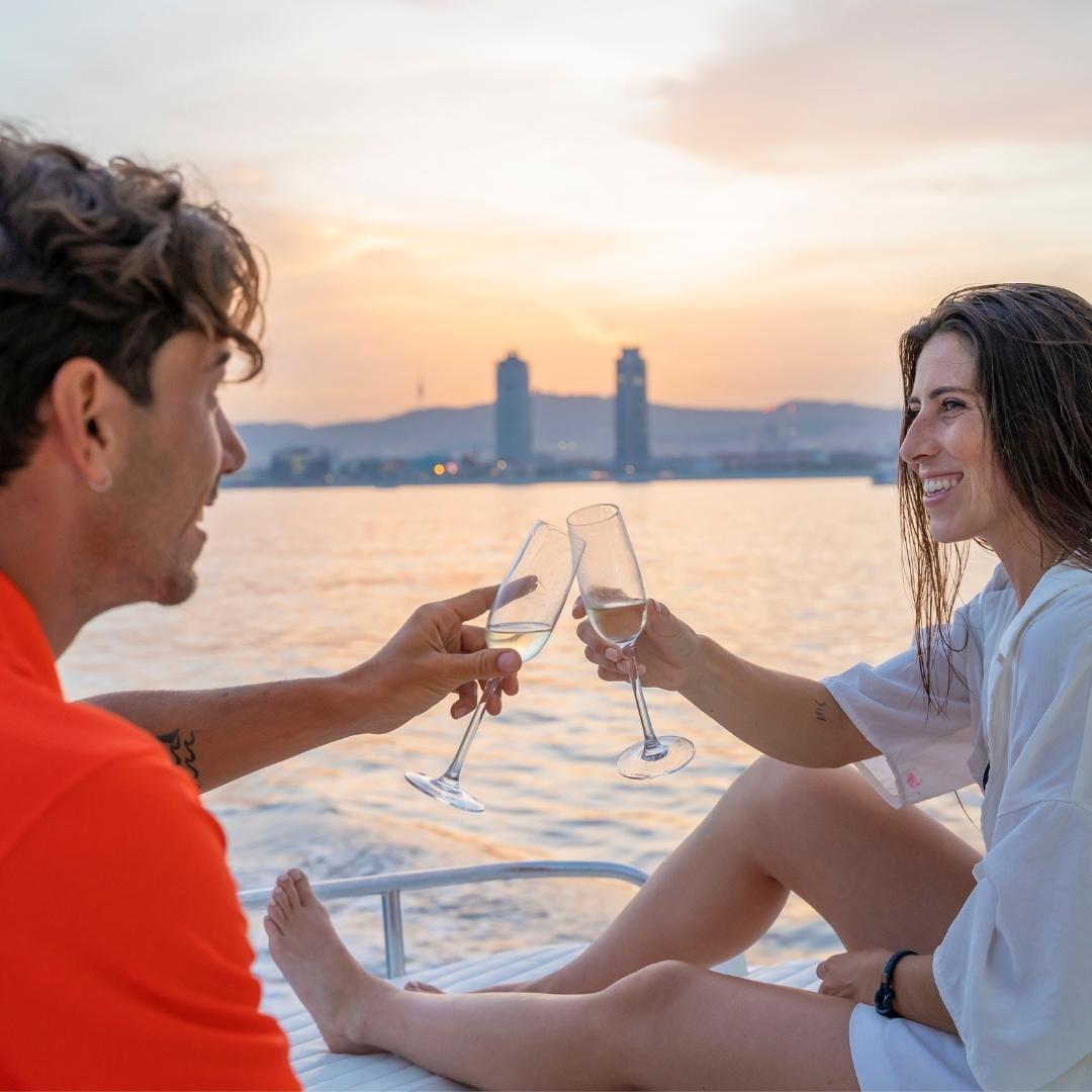 Champagne included in the yacht experience