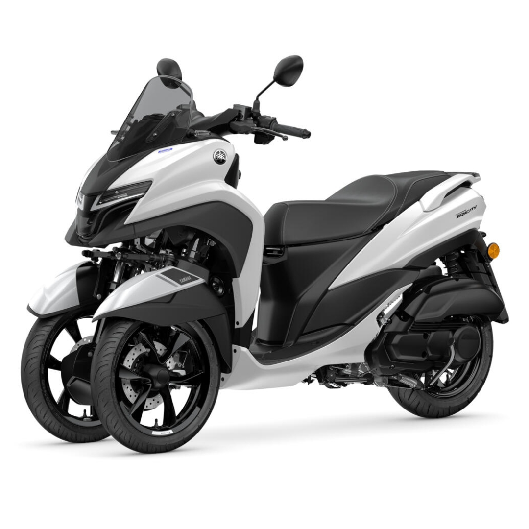Alquilar moto scooter de 3 ruedas Yamaha Tricity 125cc en Barcelona
